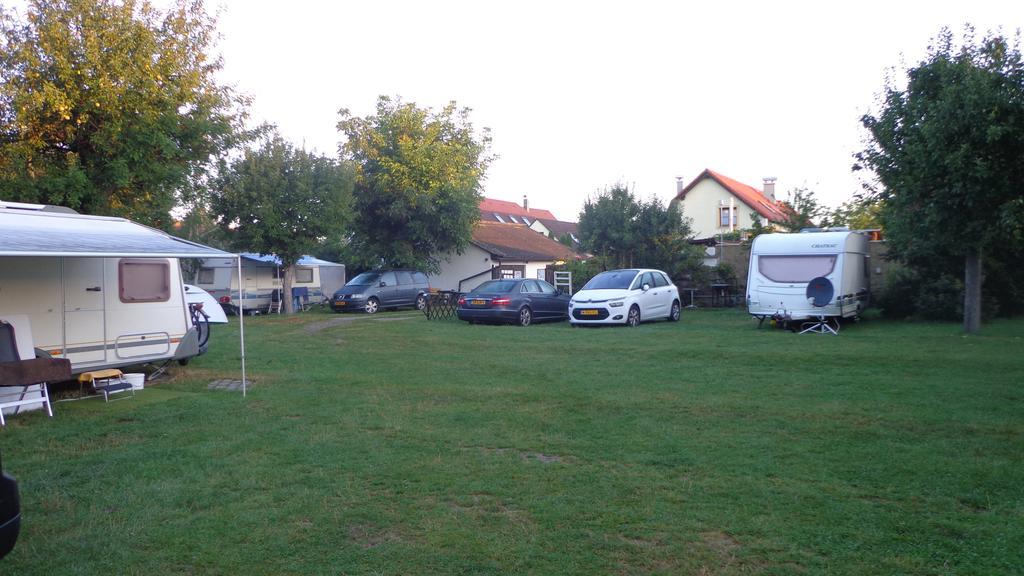 Pension Camp Prager Exterior photo
